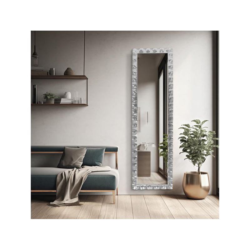 The La Bailadora Mirror