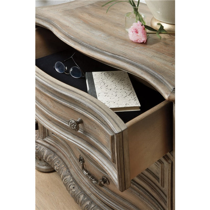 Castella - 3-Drawer Nightstand
