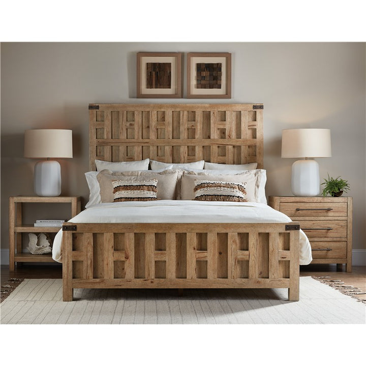 Vineyard Row - Queen Panel Bed - Light Brown