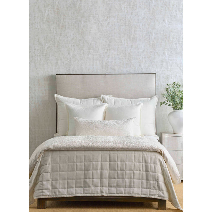 Ornament Bone/Bone Queen Duvet